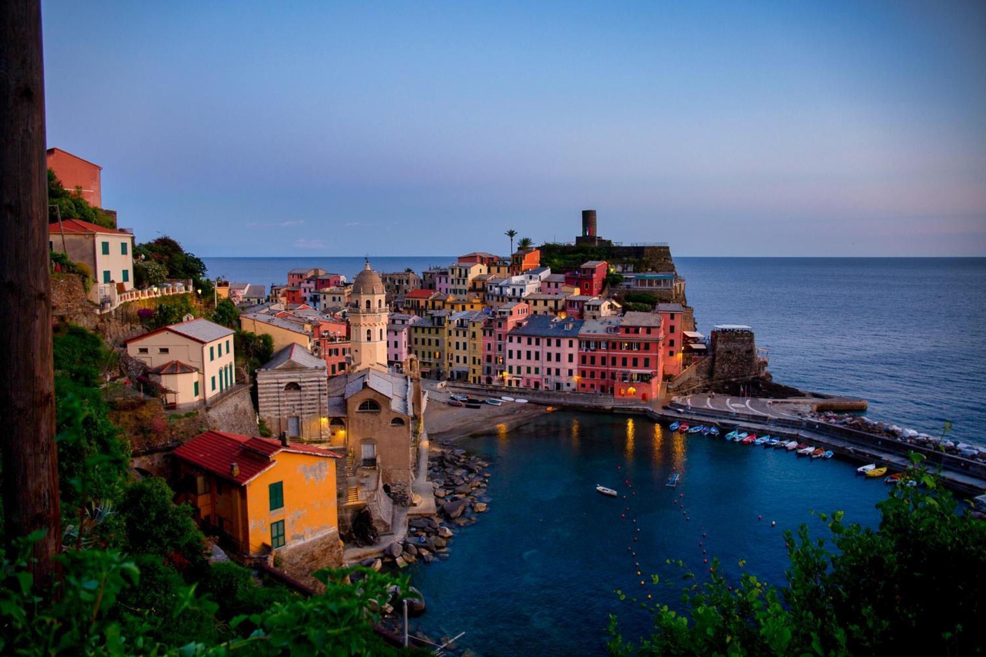 The Vernazza Main Plaza - Rooms & Suites Экстерьер фото