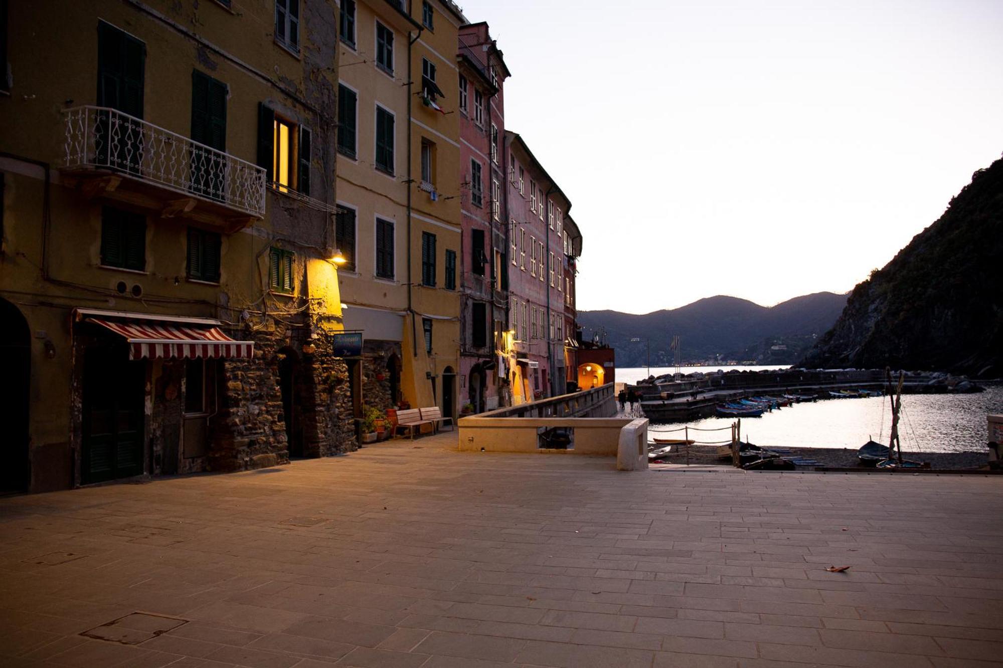 The Vernazza Main Plaza - Rooms & Suites Экстерьер фото