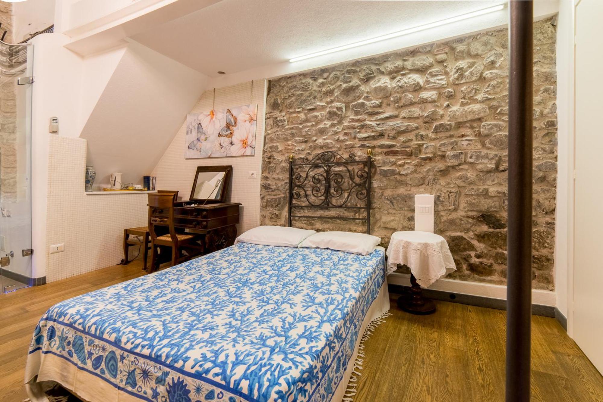 The Vernazza Main Plaza - Rooms & Suites Экстерьер фото